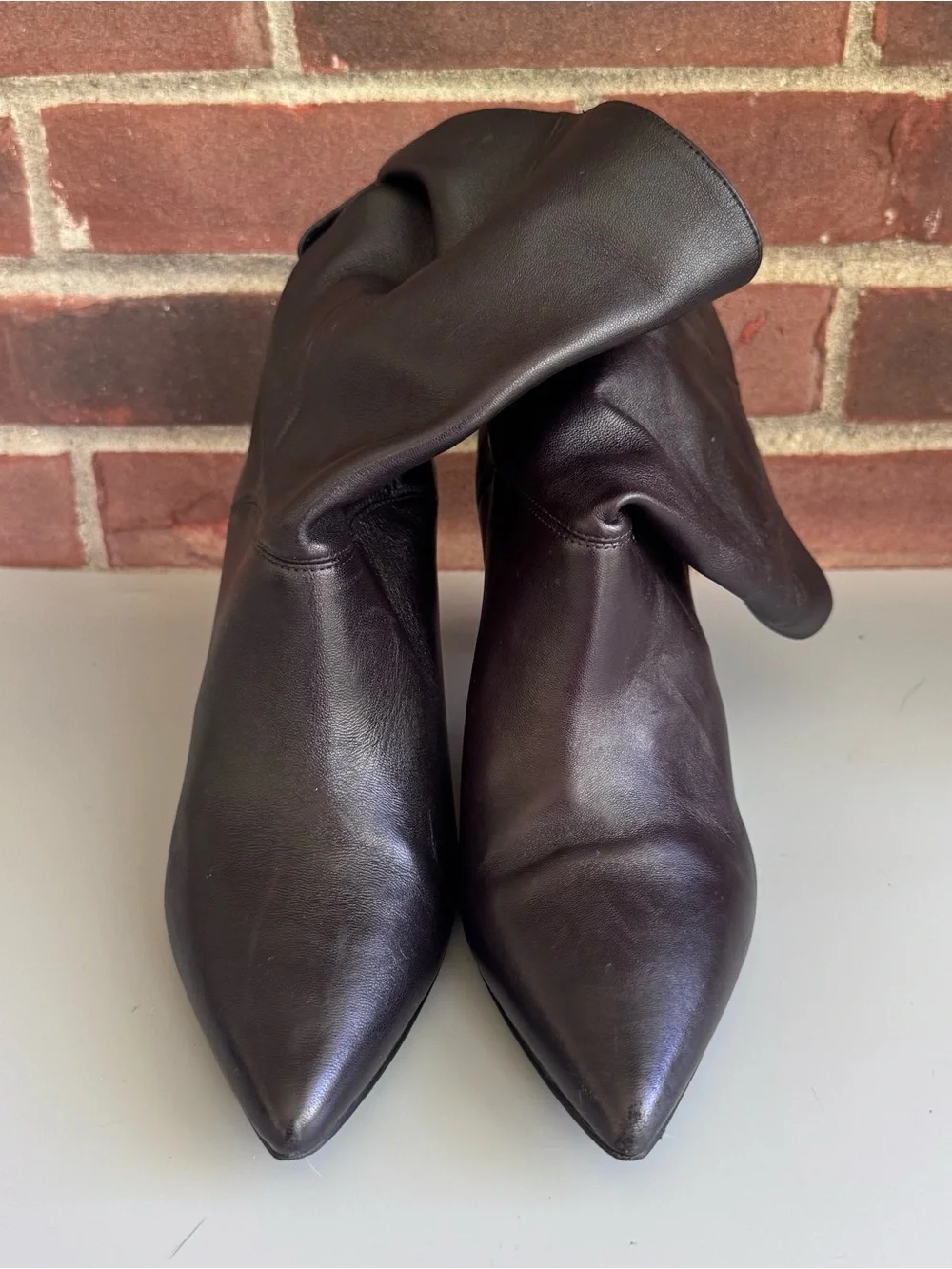 Michael Kors Black Leather Pointed Toe Ankle Booties Kitten Heel US 9M. In great